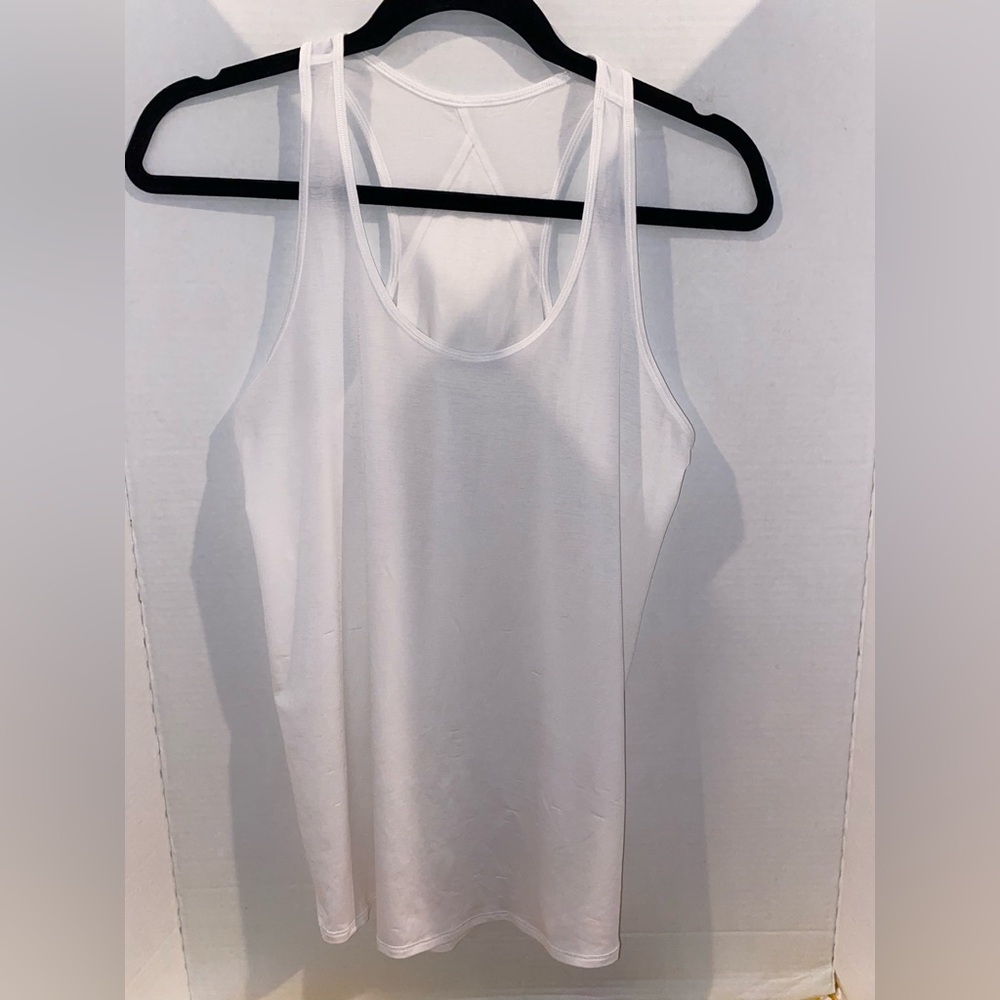 Lululemon Essential Pleat Tank White 2 Yoga Pilates Lounge Size 2